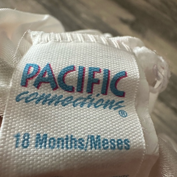 Pacific Connections Vintage White and Gold One Piece Swimwear with Coverup - Picture 2 of 2